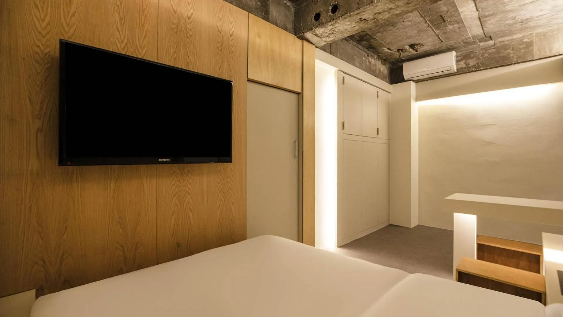 Ado Hotel Seoul