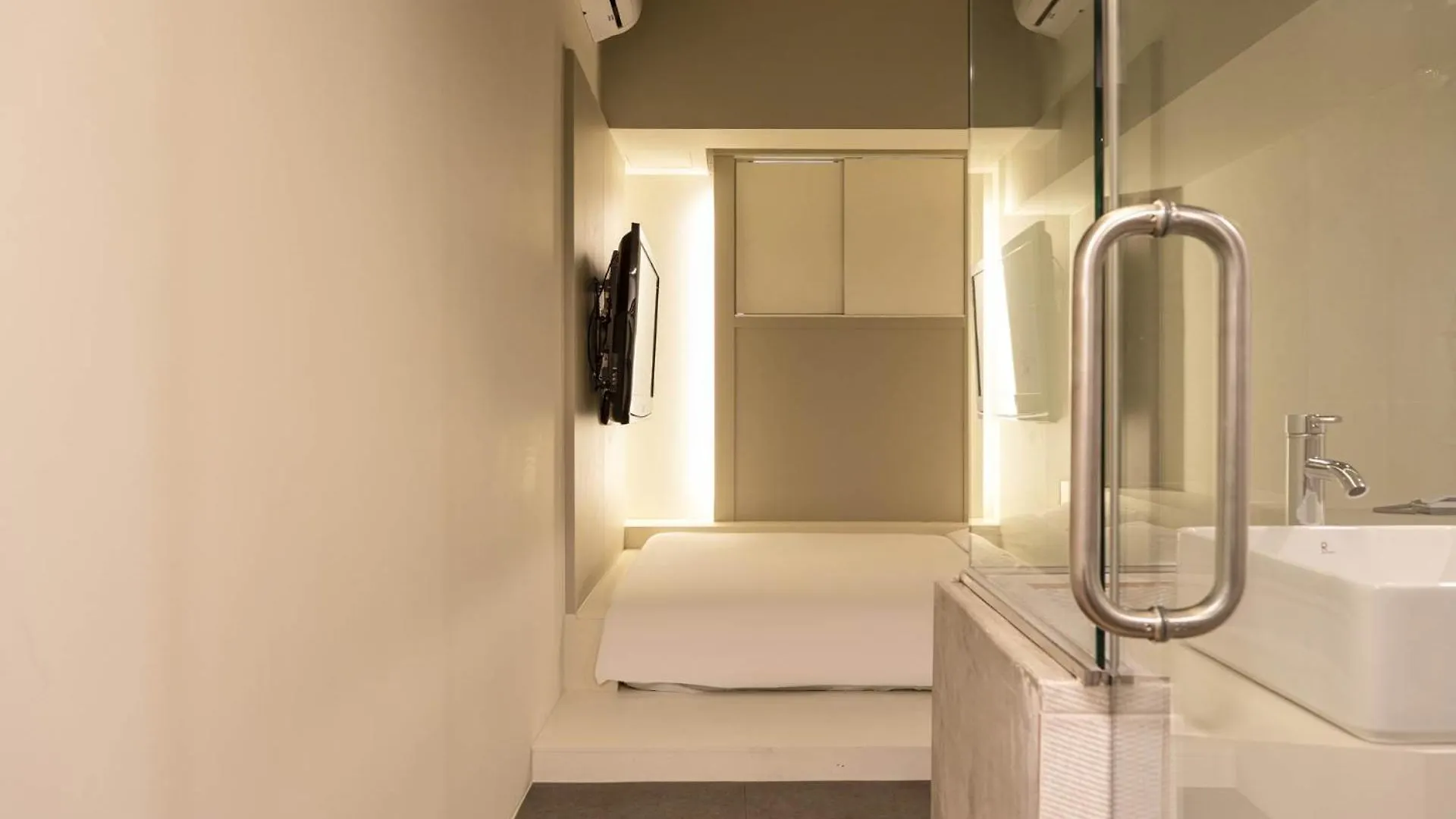 Ado Hotel Seoul