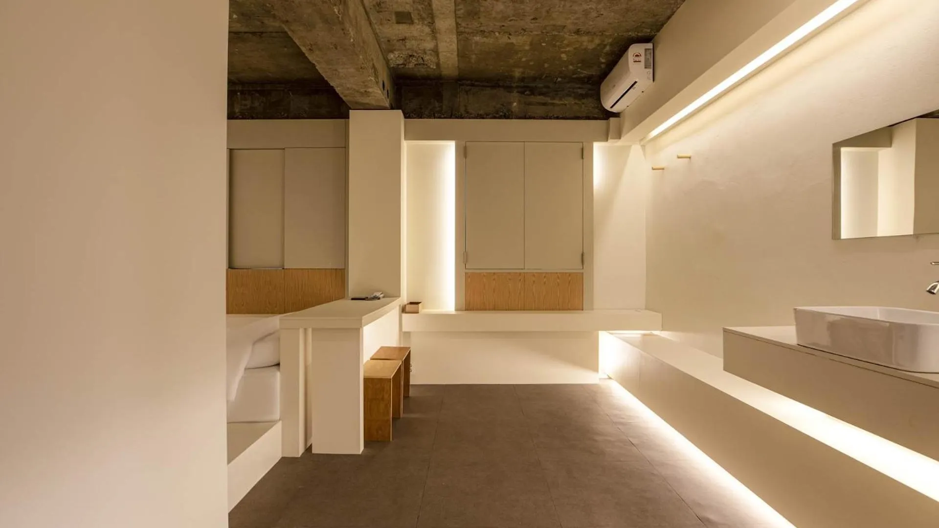 Ado Hotel Seoul