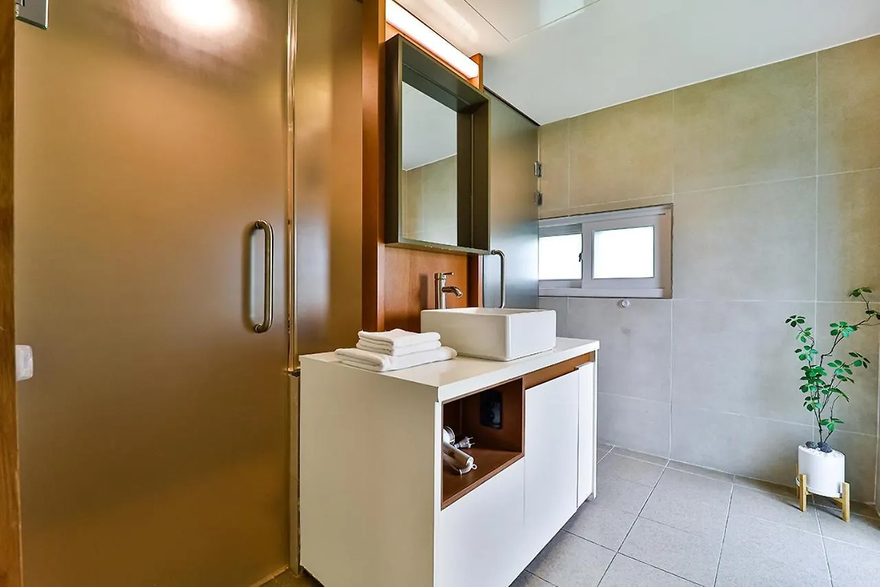 Ado Hotel Seoul