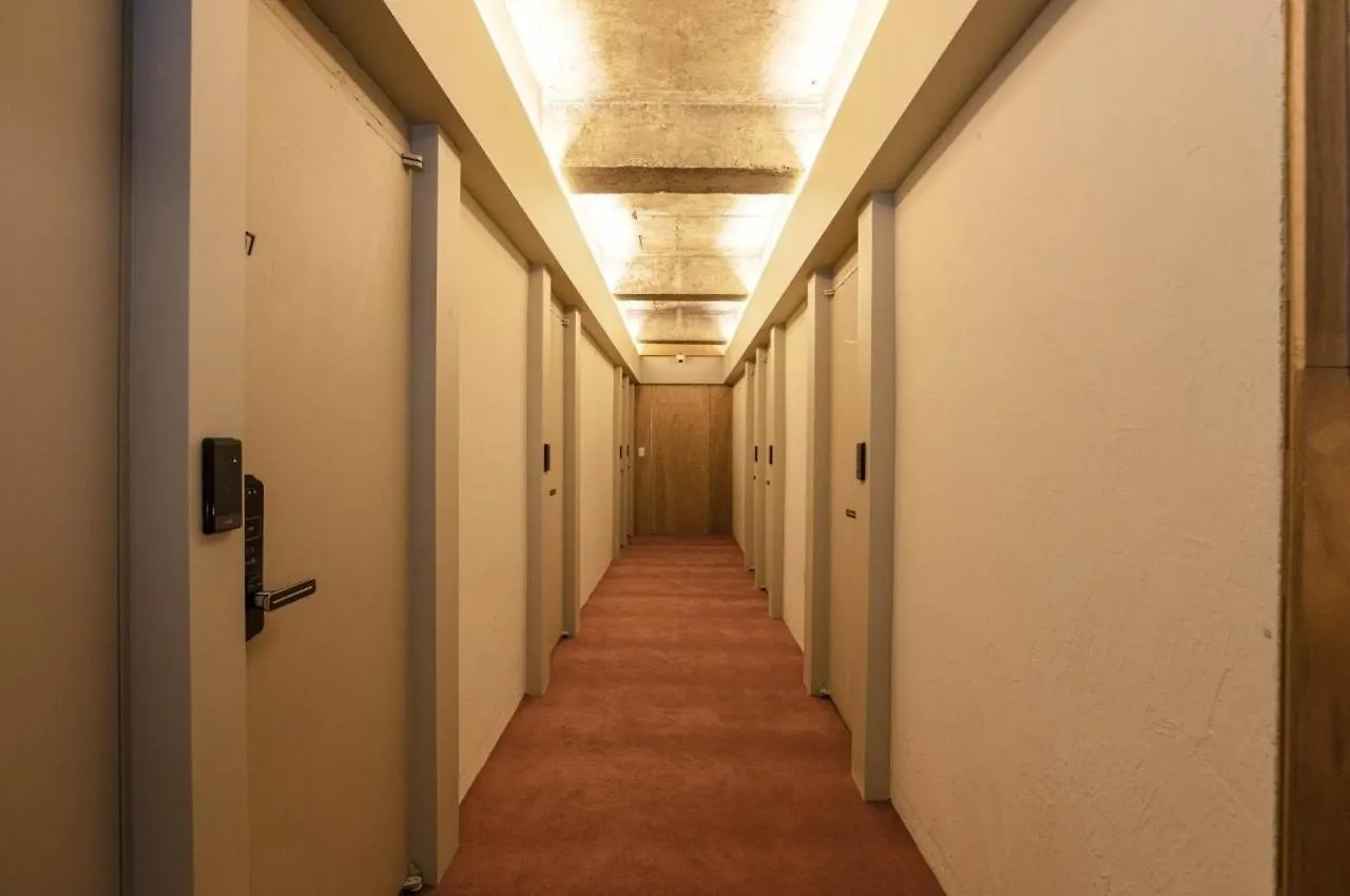 Ado Hotel Seul 0*,